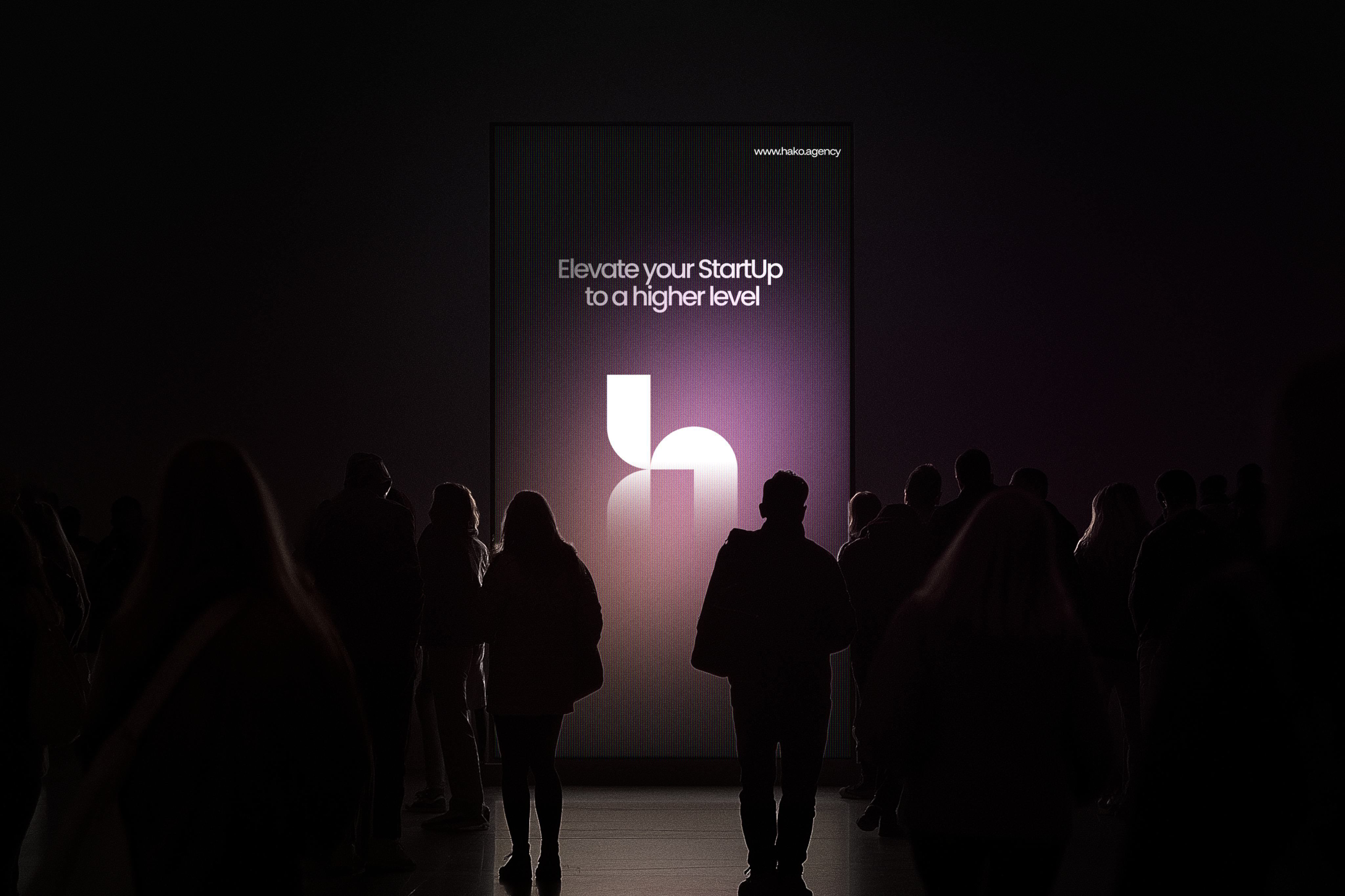 Hako Presentation - Brand presentation with audience silhouettes